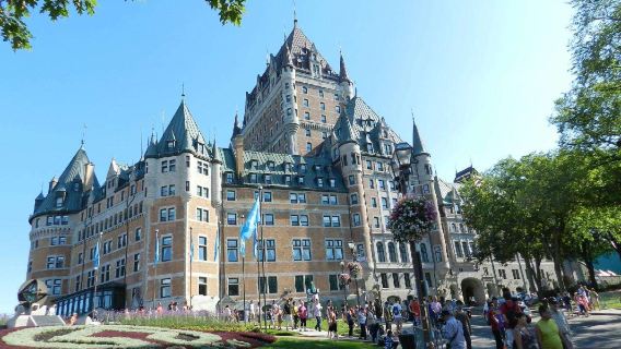 Città vecchia di Québec + Basilica-cattedrale di Notre-Dame de Québec + funivia della città vecchia di Québec + Petit-Champlain