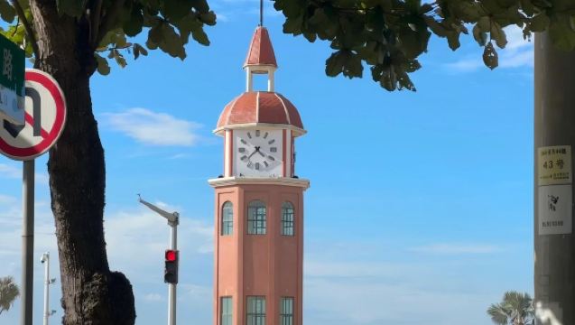 海口出發打卡鐘樓+騎樓老街+萬綠園+假日海灘包車一日遊