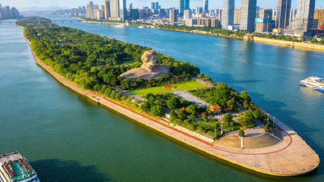 橘子洲+省博物館+嶽麓山愛晚亭+嶽麓書院+火宮殿●長沙一日遊