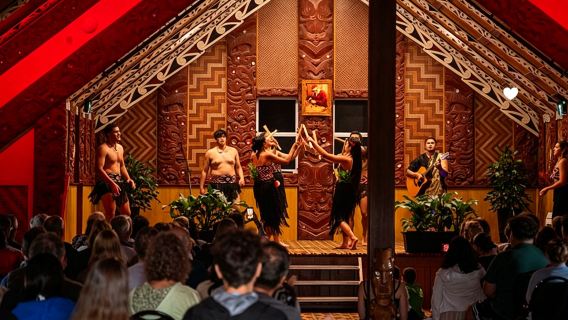 Desa Budaya Maori Tepuia di Rotorua, Pulau Utara Selandia Baru [Tur Siang/Malam Opsional | Makan Prasmanan/Pertunjukan Tari Perang Opsional]