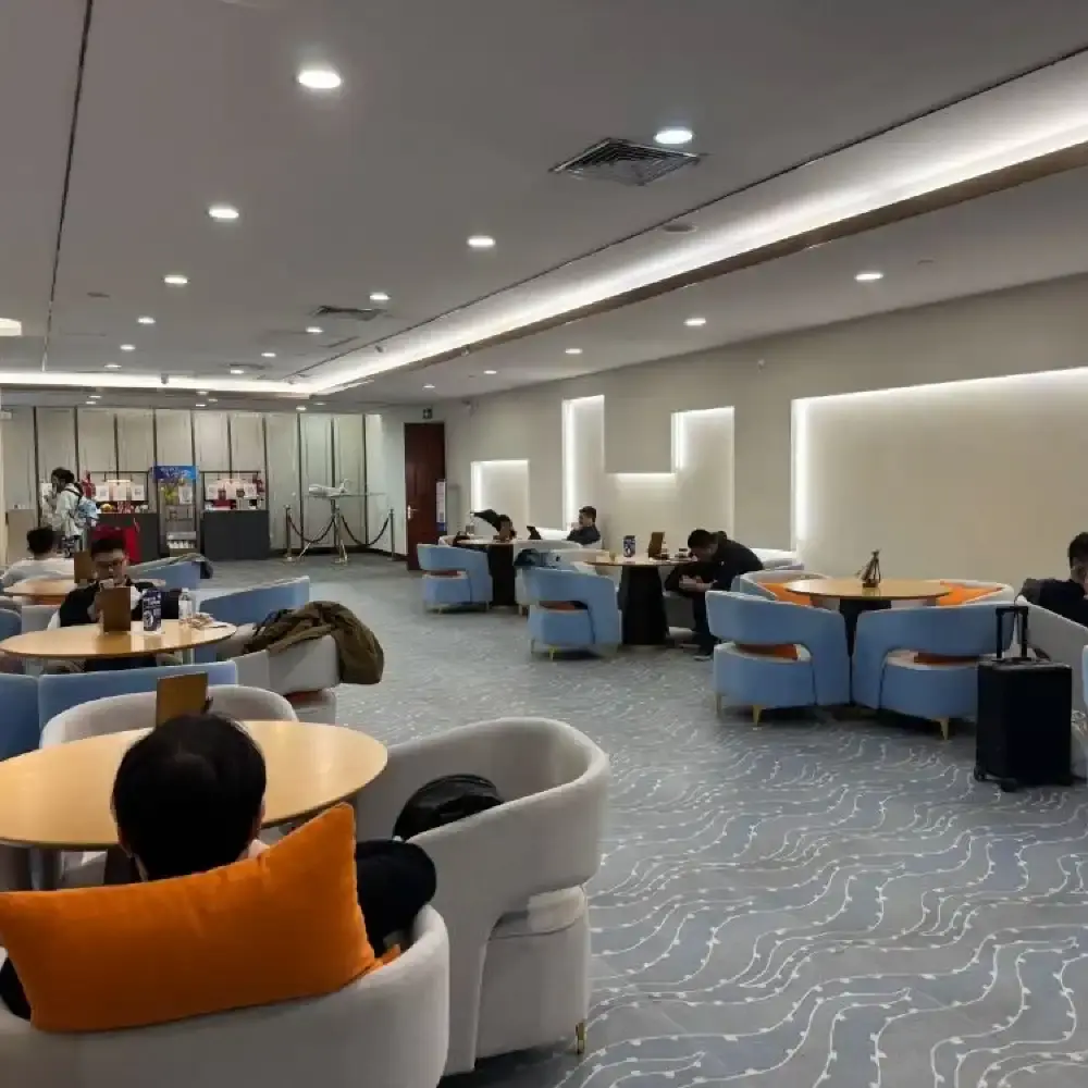 CHUYẾN BAY HẠ CÁNH AN TOÀN TẠI SÂN BAY CHÍNH ĐỊNH TRONG BUỔI CHIỀU NẮNG VÀNG