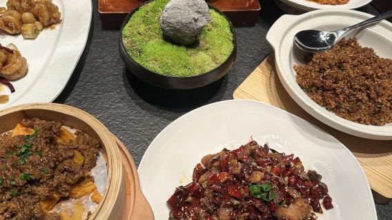 Reserva de mesa no restaurante popular You Yun em Shenzhen