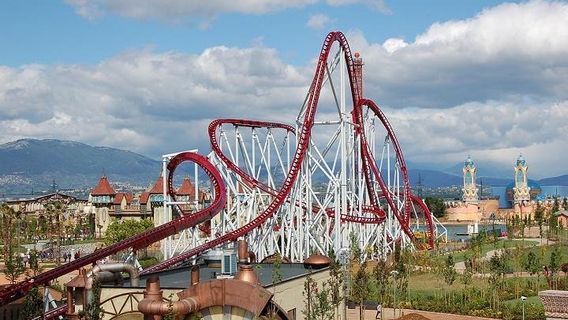 Rainbow MagicLand Theme Park and Valmontone Fashion Outlet All Day Tour |  Trip.com
