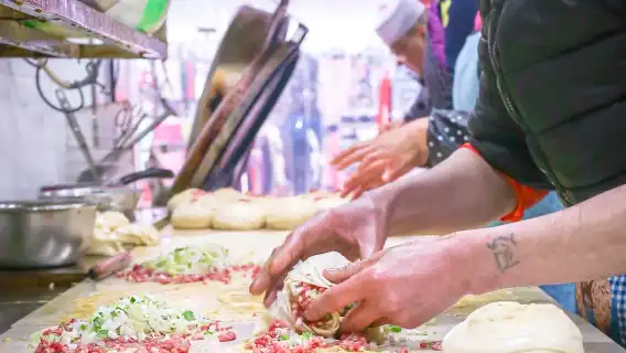 Eatwith-西安-西安嘟嘟車早晨美食之旅