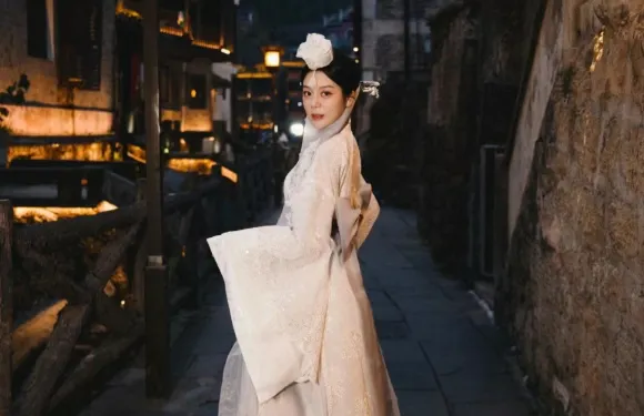 商丘Trip Moments【婚禮跟拍 街拍 抓拍 航拍 攝影錄影/多語言翻譯/底片全送/動作指導】