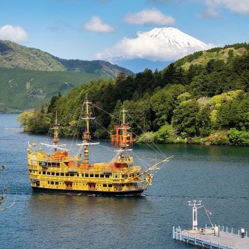 日本東京箱根一日遊丨海賊船+成川美術館+江之島+七里濱