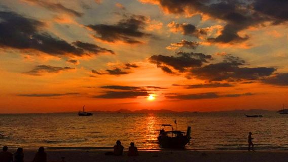 Krabi 4-Islands Sunset BBQ Tour with Bioluminescent Plankton by Longtail Boat