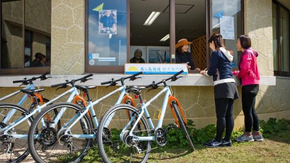 Okinawa: tour guidato in bicicletta delle isole Henza e Hamahiga