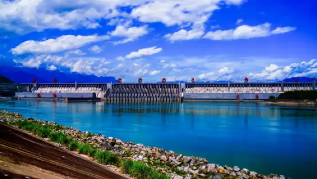 【重慶】長江遊船（重慶—上海+五星級遊船穿越長江三峽+嚮導講解+三峽大壩+國家一級博物館+豐都鬼城）