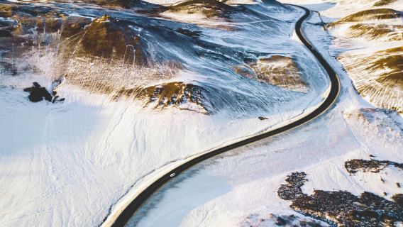 Tagesausflug zu den heißen Quellen von Mývatn, dem Lava-Labyrinth und den God's Falls in Island|Optional inklusive Ticket für die heißen Quellen