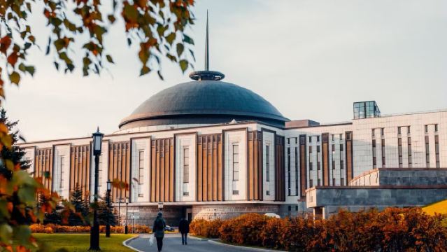 Victory Monument: Moscow Patriotic War Memorial Private Charter Day Tour