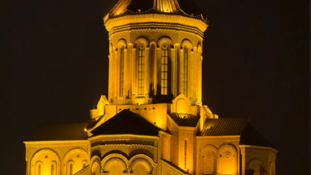 Katedral Holy Trinity + Laut Tbilisi + Kuil Anchi Skhati + Kazbegi