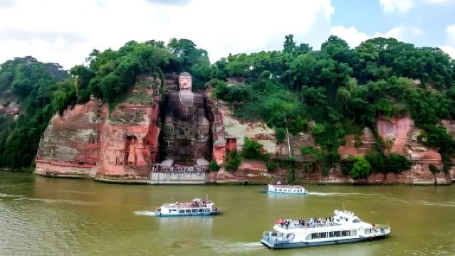 Buddha gigante di Leshan + Antica città di Suji [Andata e ritorno da Chengdu/Trasferimento privato/Opzione guida in inglese]