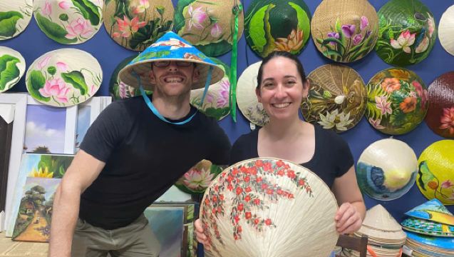 Ho Chi Minh City: Bengkel Melukis Topi Kon