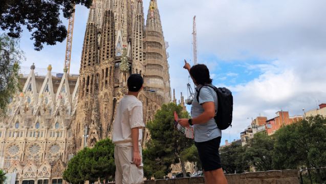 바르셀로나: 가우디 도시 투어 + 디 오프 뮤지엄 입장권