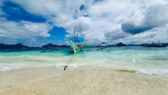 Linha D de El Nido & Praia Secreta: Pequena Lagoa + Lagoa Cadlao + Praia Pukka + Praia Paraíso