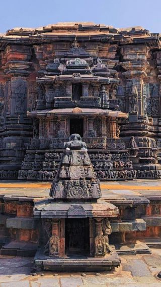 From Bengaluru: Private Day Tour to Shravanabelagola, Belur & Halebidu