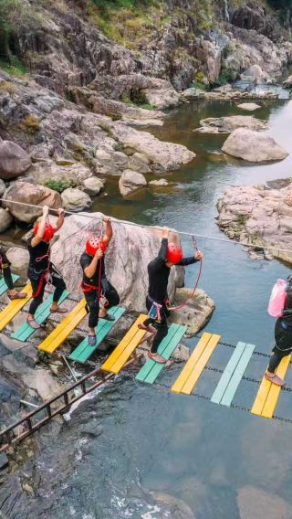 Private car small group | Hainan Wuzhishan Red Canyon rafting + via ferrata adventure + hotel transfer