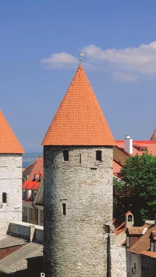 Custom trip to Tallinn in Estonia: Mve Keila waterfall + Kadriorg Park + St. Catherine's Passage ※