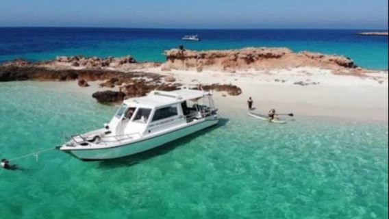 Muscat: Daymaniat Islands Snorkeling with Lunch & Refresment