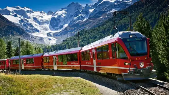 Swiss Travel Pass [ตัวแทนอย่างเป็นทางการ/ซื้อและใช้งานได้ทุกเมื่อ/รวมระบบขนส่งสาธารณะใน 90 เมือง/รถไฟชมวิว/พิพิธภัณฑ์มากกว่า 500 แห่ง/ยุงเฟราโจช]