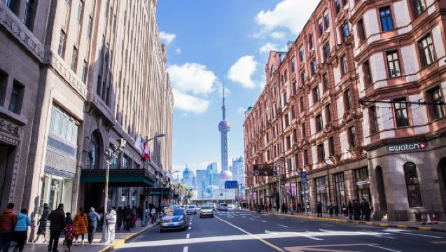 Shanghai Full-day Bus Tour: Yu Garden, Chenghuang, Zhujiajiao Water Town, Bund