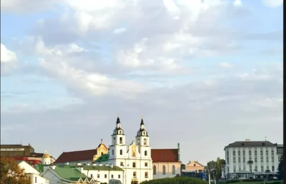 「明斯克一日遊：打卡明斯克之門地標+中文定制包車+行程可調」