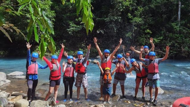 Tubing Rio Celeste: Petualangan dan Alam