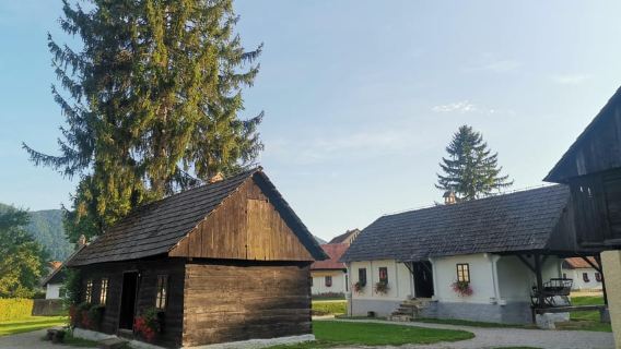 Schloss Veliki Tabor, Kumrovec-Museum mit Weinprobe