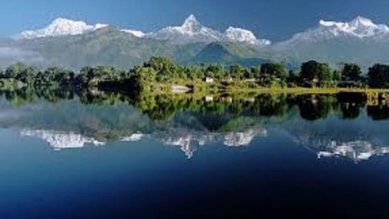 Pokhara: Sarangkot Sunrise & Scenic Day Hike with Guide
