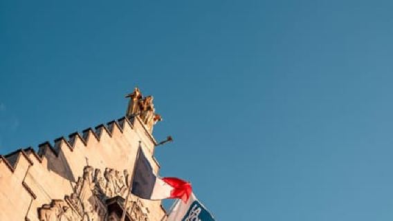 Lille: tour privato guidato a piedi con degustazione di vini con una guida locale