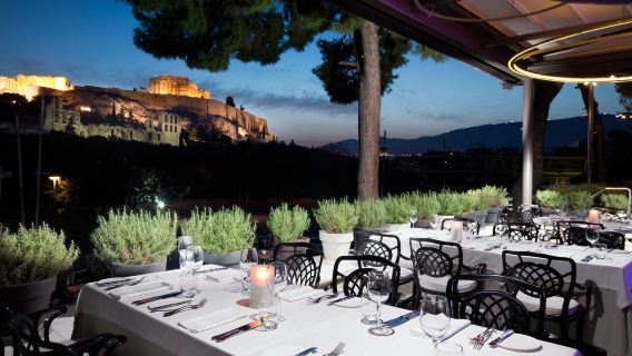 Tischreservierung im Dionysus Restaurant, dem angesagten Lokal in Athen, Griechenland