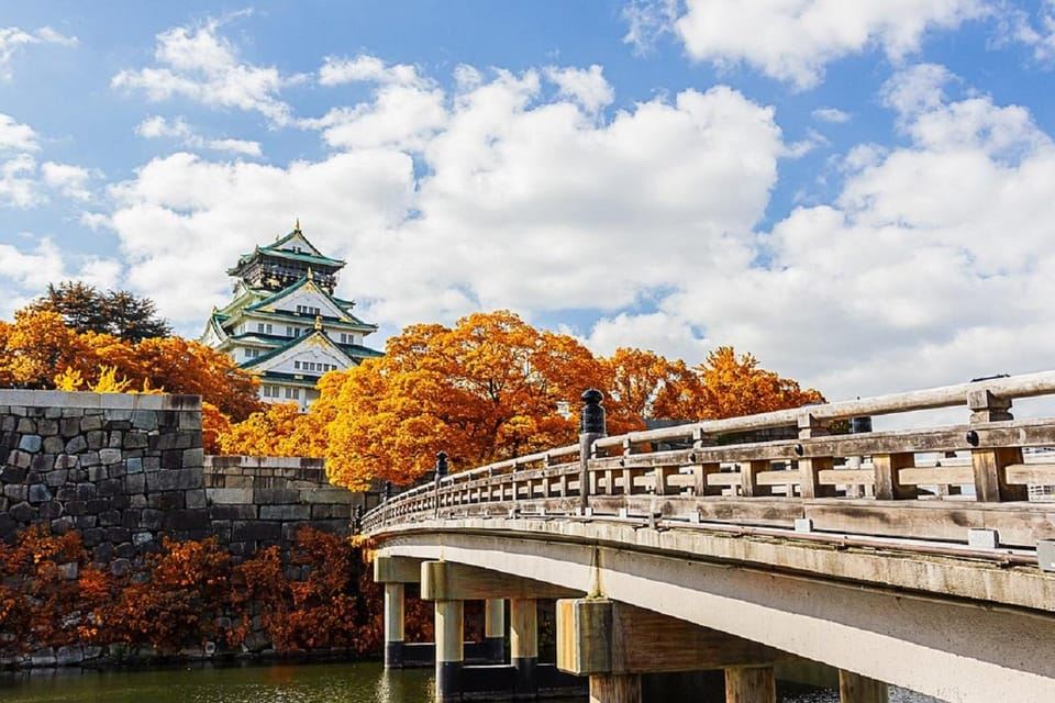 Osaka: Osaka Castle & Samurai History Walking Tour