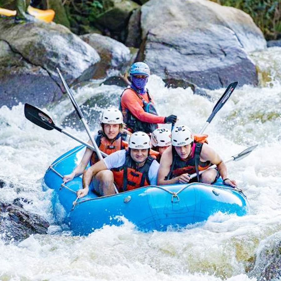 カヤック1.5時間 [タイ・チェンマイ A級ラフティングカヤックATV オフロードバイク 象保護キャンプ 粘着性のある滝送迎可]