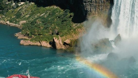 Niagara Falls (CA): Guided Bus Tour + Boat Cruise + Maple & Chocolate Tastings
