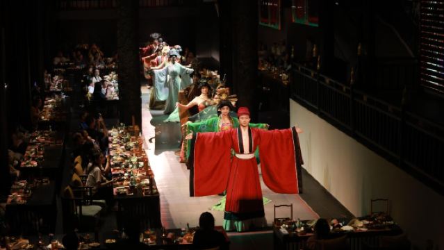 Chengdu Shuyanfu Private Dining Room • Immersive Experience of an Ancient Imperial Banquet (Exclusive Private Room + Immersive Recreation of Imperial Luxury + Classical Music and Dance)