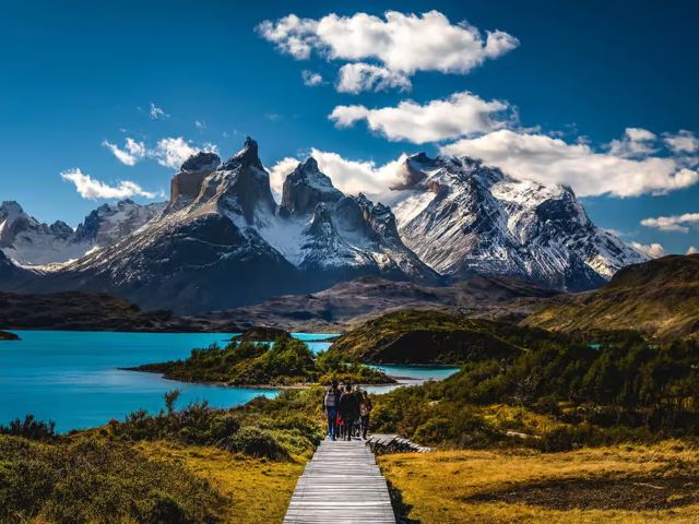 El Calafate Day Tour to Torres del Paine National Park (Including Transfer, Guide, and Packed Lunch)