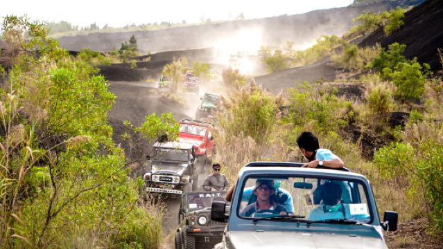 Mount Batur Private Jeep Sunset Tour with Coffee Plantation & Black Lava