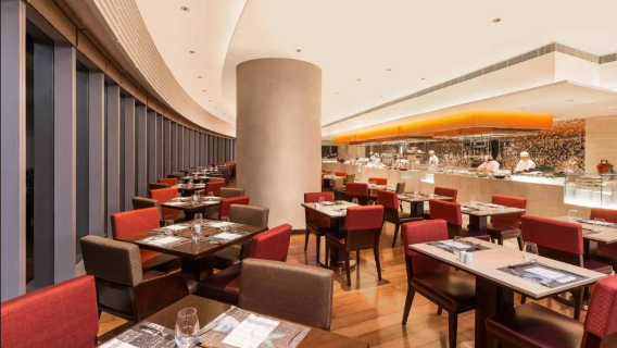 cena buffet del restaurante occidental Crown Plaza Blue Bay en Macao