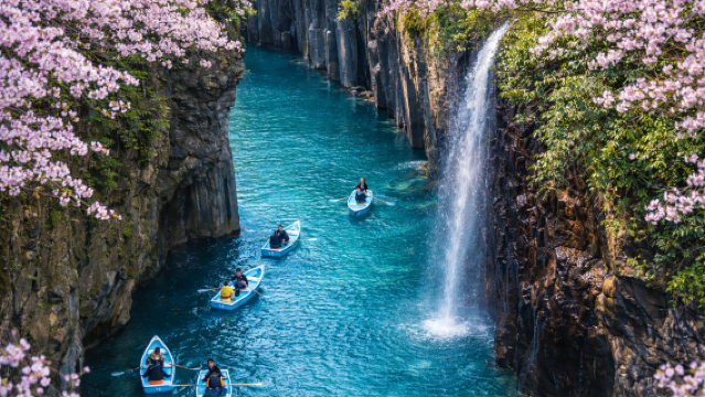 【九州遊覧船で桜を楽しむワンデーツアー】上色見神社・高千穂・阿蘇火山｜熊本往復