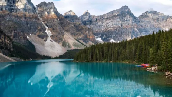 Tagesausflug zum Banff-Nationalpark: Lake Louise + Moraine Lake | Englische Geteilte Tour