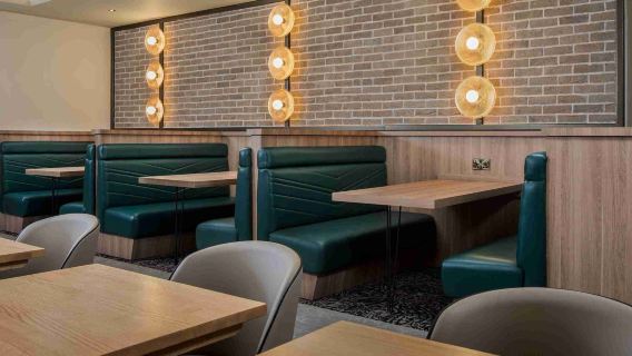 VIP-lounge adgangskort til Liverpool John Lennon Airport i Storbritannien (LPL lufthavns VIP-lounge + transit/hvile)