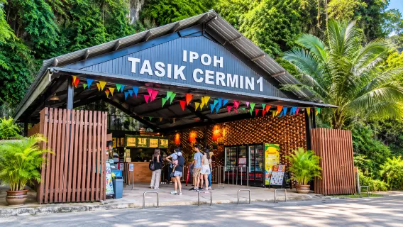 De KL: Experiência na Natureza de Ipo, Lago Espelho e Café Branco