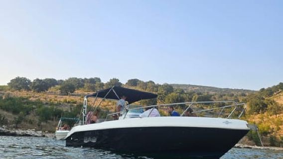 Sarandë: Sunset boat tour with local wine