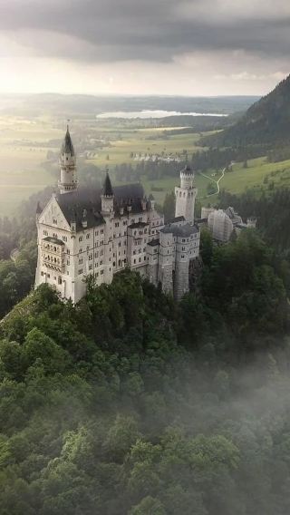 Munich + Neuschwanstein Castle + Alpsee + Linderhof + Oberammergau 1-day tour