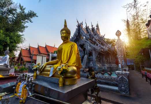 Chiang Mai Old City + Wat Lok Moli + Watchediluang Varaviharn Tour