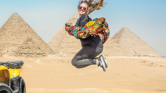 Tur Naik Quad dan Unta di Sekitar Piramida dari Kairo atau Giza