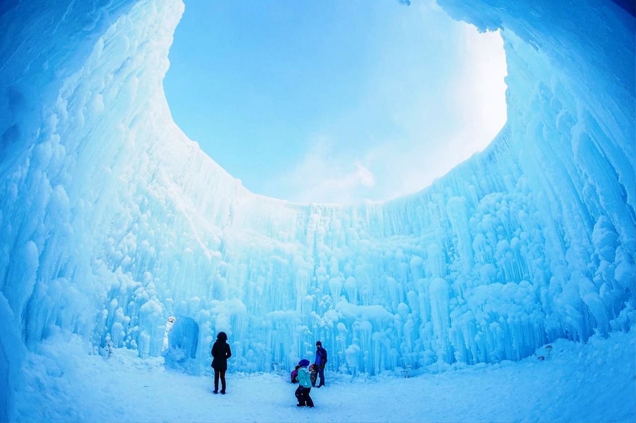 Hokkaido Winter Highlights: Lake Shikotsu Ice Festival, Noboribetsu Hell Valley & Lake Toya Day Tour [Guaranteed Departure Even for 1 Traveler]