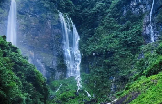 畢節吊水巖瀑布+九洞天一日遊（獨立出行+上門接送/無購物）