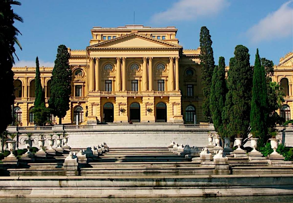 Il polso finanziario e il battito storico: Tour di un giorno a Paulista + Parco Indipendenza con itinerario flessibile